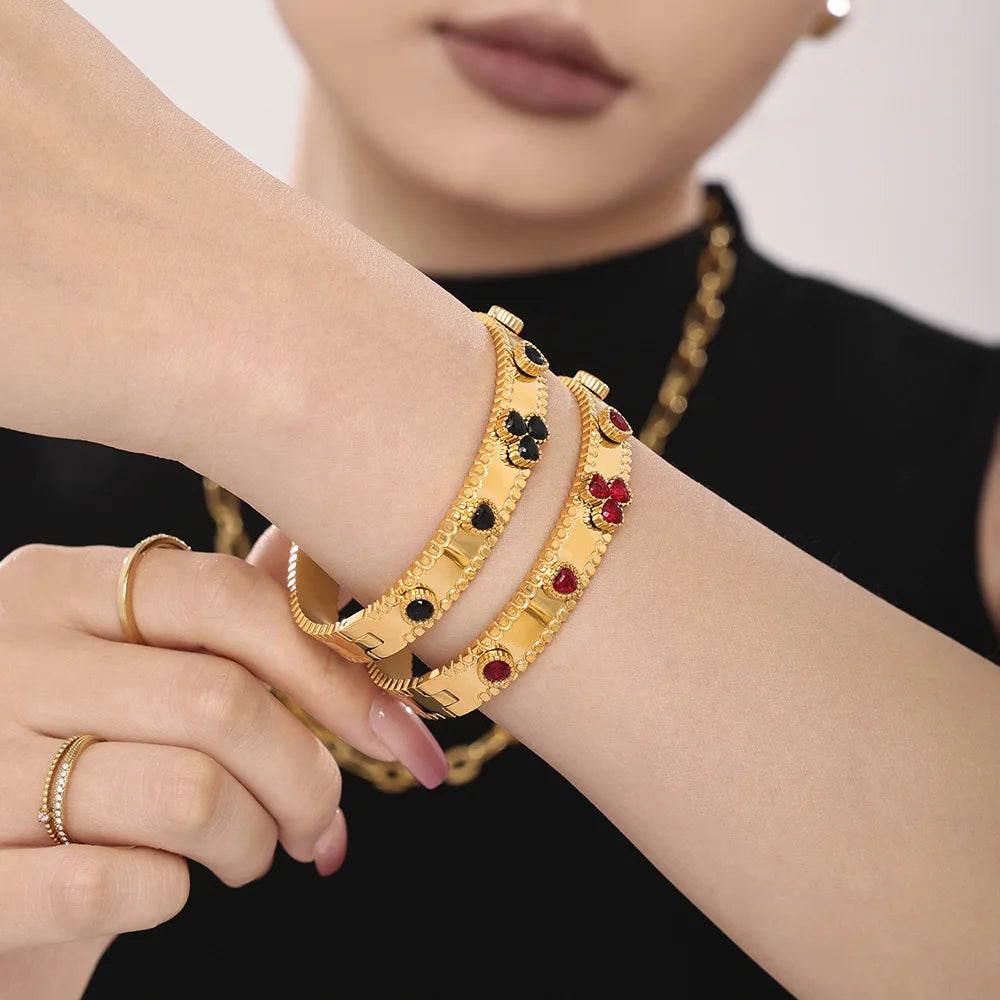 Women's Bracelet Gear Buckle Inlaid with Love Zircon Stainless Steel Fashion Versatile Jewelry Accessories